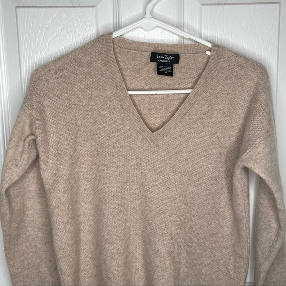 Lord & Taylor 100% Cashmere Sweater V neck Pullover Comfy Cozy in Beige L - Picture 3 of 10